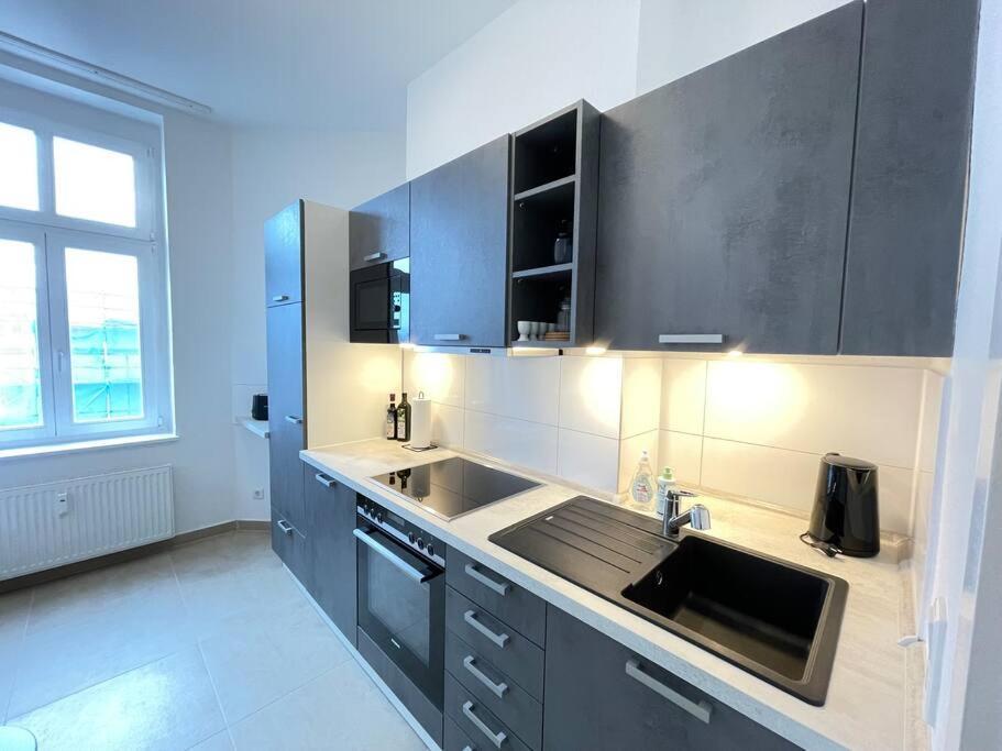 Lucky Stays Ls10 - Vollausstattung - Zentrum - Aufzug - Grosse Kueche - 2 Zimmer - Smart-Tv Magdeburg Bagian luar foto