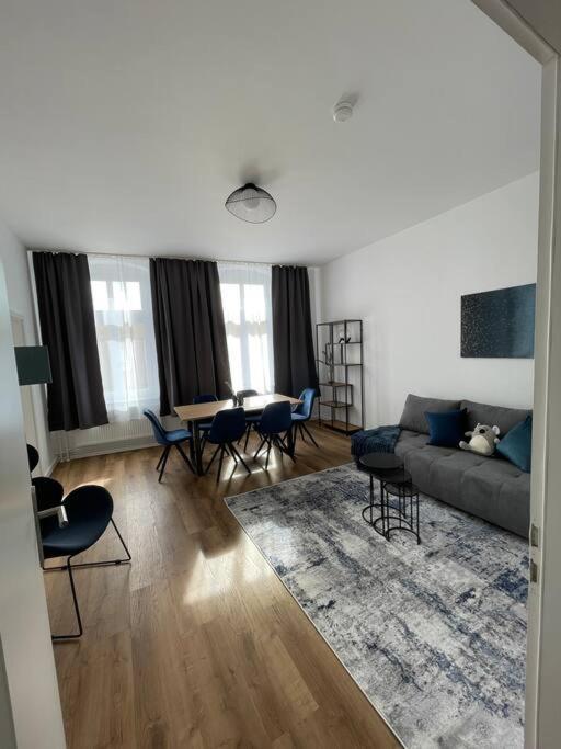 Lucky Stays Ls10 - Vollausstattung - Zentrum - Aufzug - Grosse Kueche - 2 Zimmer - Smart-Tv Magdeburg Bagian luar foto